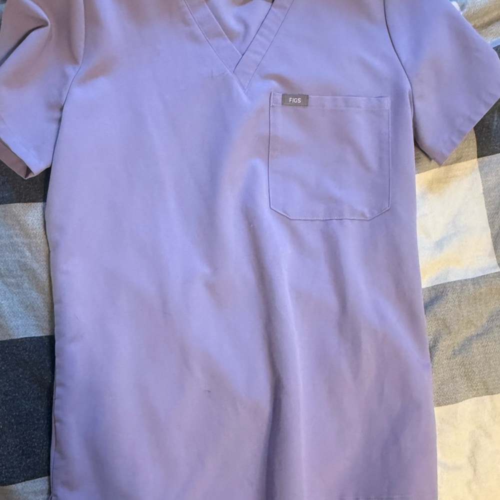 Figs Lavender Dew Catarina Scrub Top